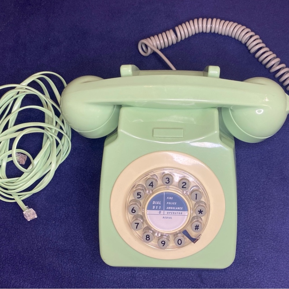 Wild & Wolf Model 746 Retro Rotary-Style Push-Button Telephone — Mint Green